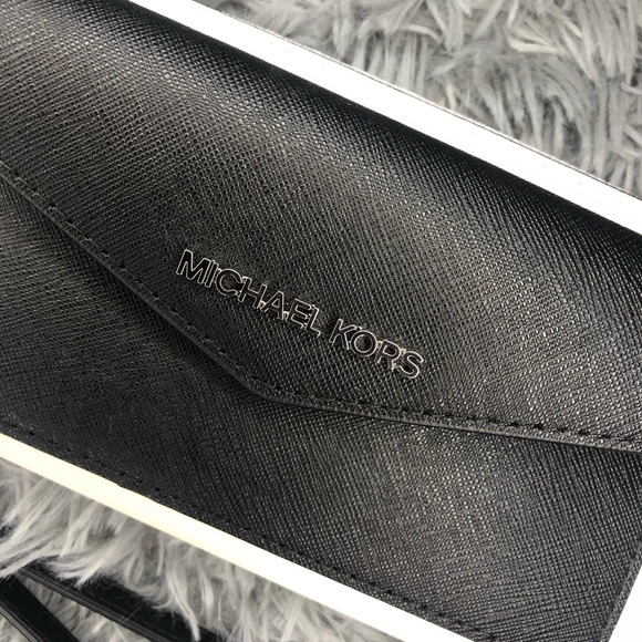 Michael Kors Wristlet Wallet - Picture 2 of 5